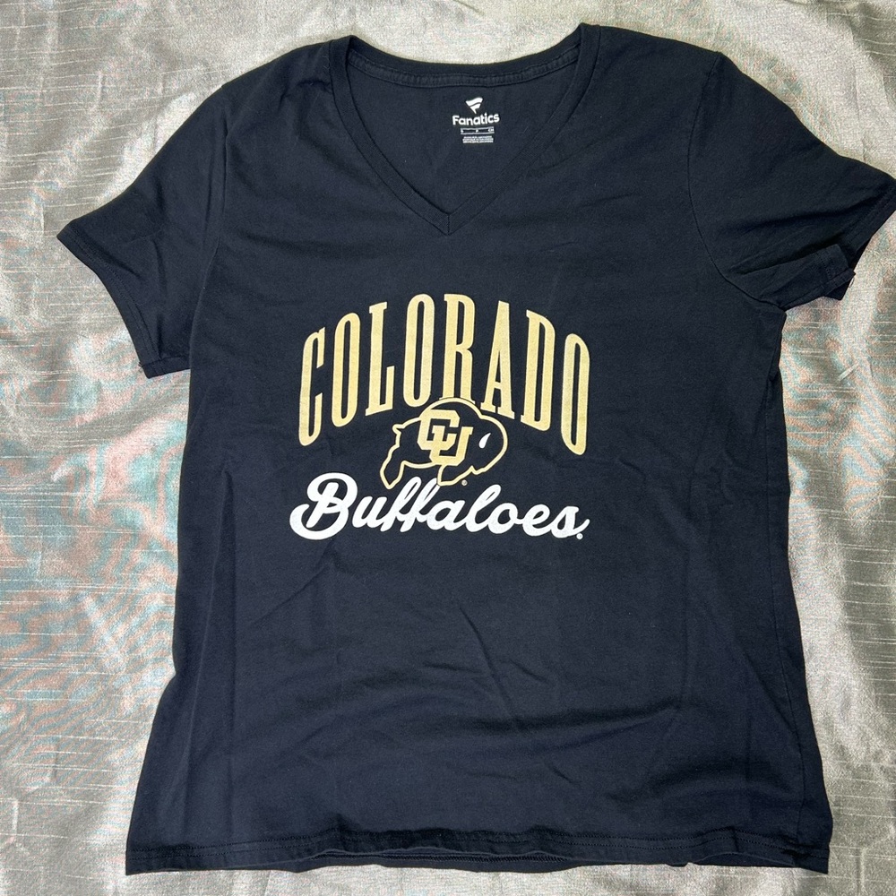 🖤💛Colorado Buffalos T-shirt🖤💛